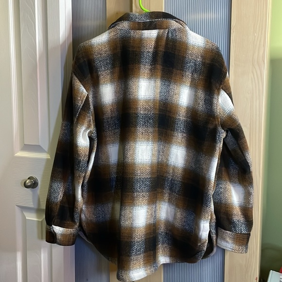 Plaid button up shirt - Picture 3 of 3